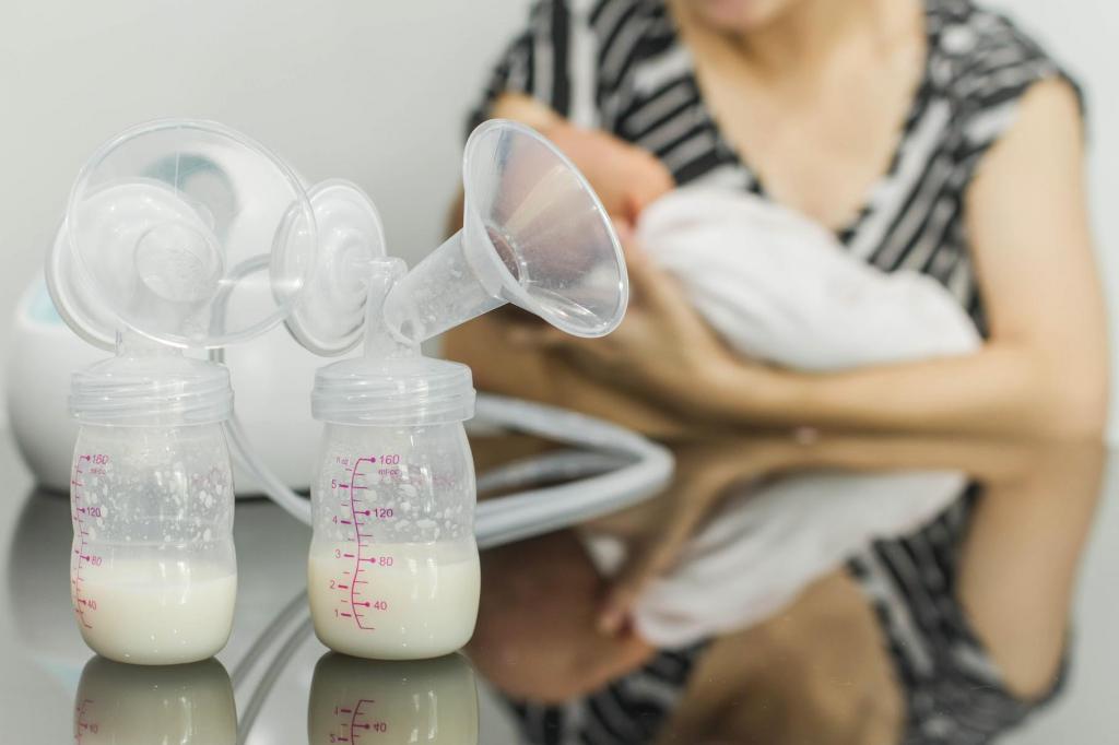 сцеживание грудного молока молокоотсосом