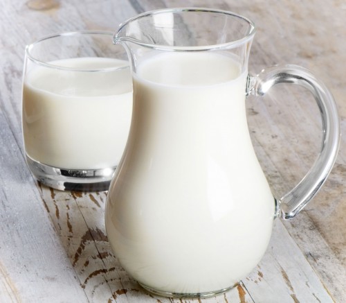 Почему не скисает домашнее коровье молоко?