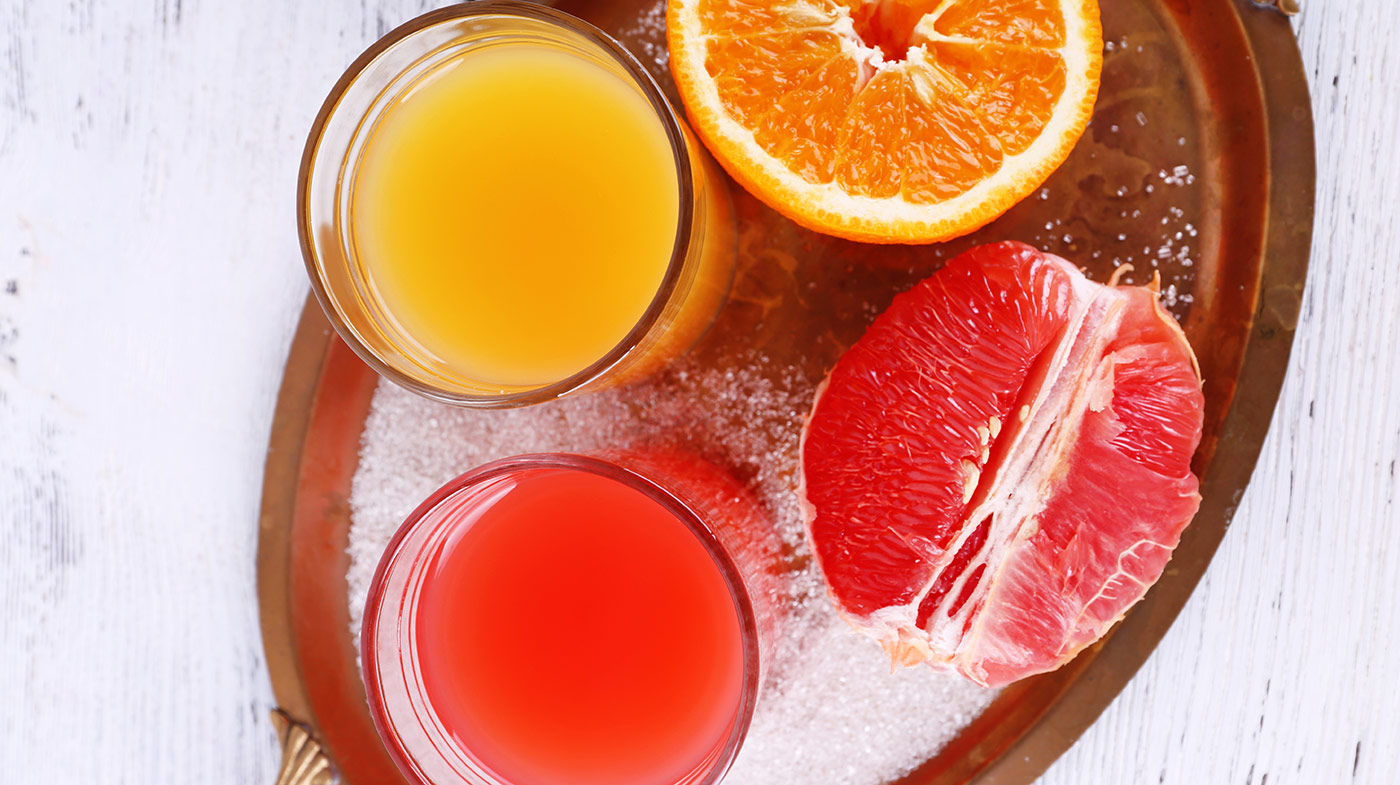 Соки, вода, лимонад или молоко: что лучше пить в жару