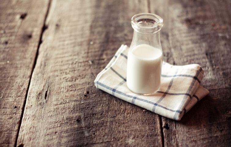 5. Фермерское молоко лучше заводского Парное молоко «из-под коровы» 2 часа остается стерил