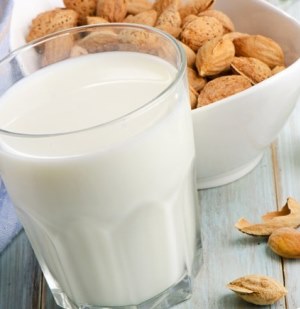 Миндальное молоко - польза и рецепт приготовления в домашних условиях.