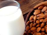 Миндальное молоко - польза и рецепт приготовления в домашних условиях.