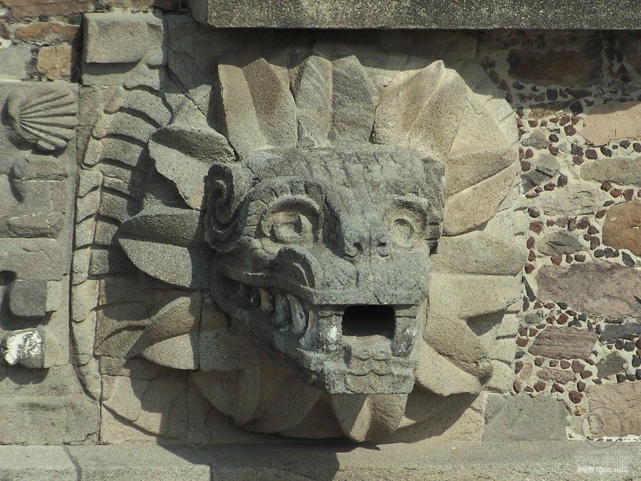 змей храма Кетцалькоатля