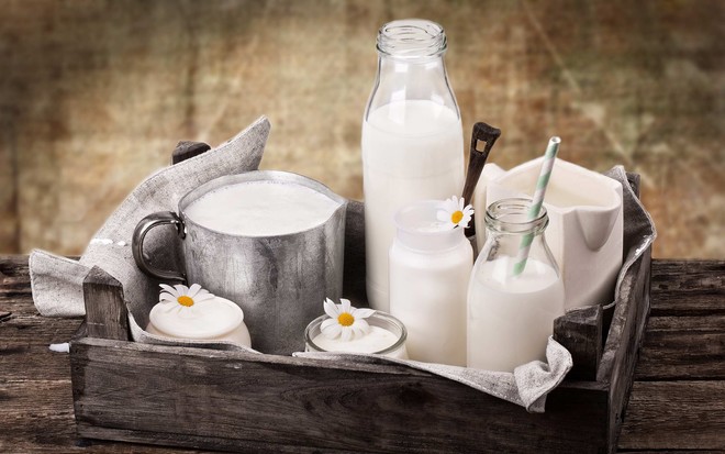 Молоко живое и мертвое: откуда его изобилие у нас – если коров нет?