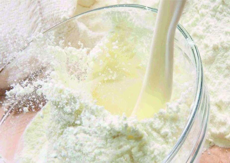 Как делают сухое молоко, его состав, польза и вред