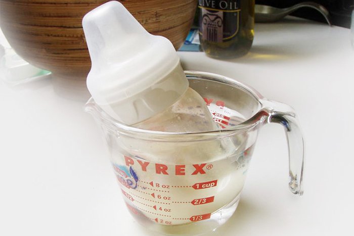 подогревание грудного молока в воде