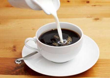 На что можно заменить молоко в кофе