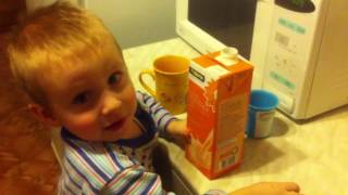 Как разогреть молоко в микроволновке Видеоинструкция