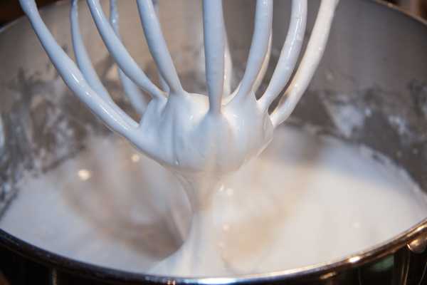 Крем для бисквитного торта очень вкусный и простой рецепт с молоком